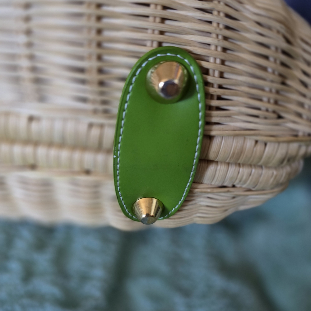 Etienne Aigner Green and Tan Shoulder Bag - Picture 10 of 11